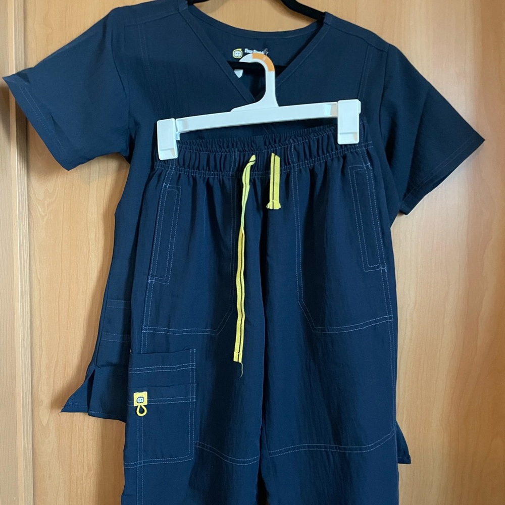 EUC Navy top and bottoms